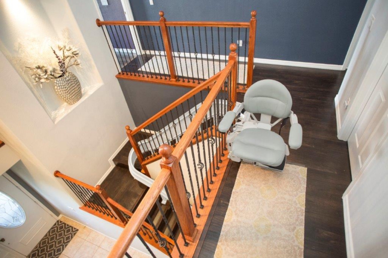 Elite Curved Stairlift 2